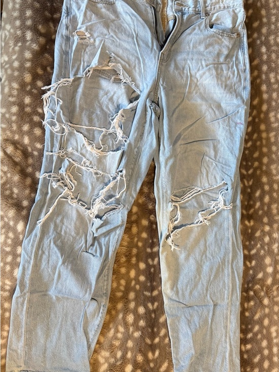 American Eagle Outfitters Denim - American Eagle Outfitters Light Blue Ripped Mom Straight Leg Jeans